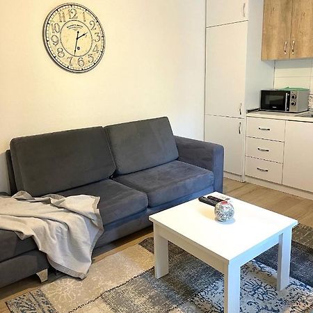 Apartment In The New Bazaar Of Tirana - Hana Blu Exterior photo