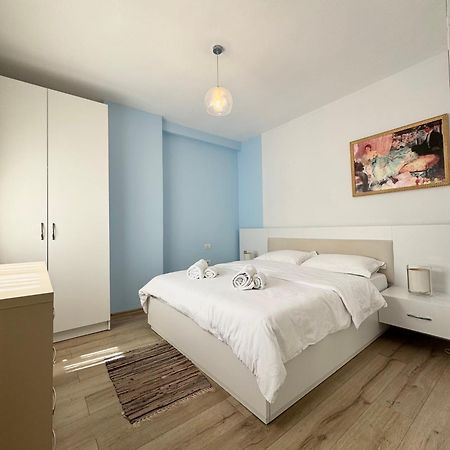 Apartment In The New Bazaar Of Tirana - Hana Blu Exterior photo