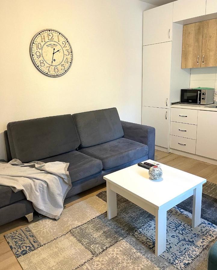 Apartment In The New Bazaar Of Tirana - Hana Blu Exterior photo