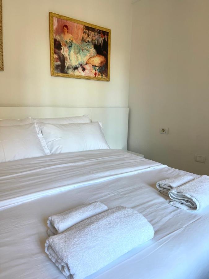 Apartment In The New Bazaar Of Tirana - Hana Blu Exterior photo